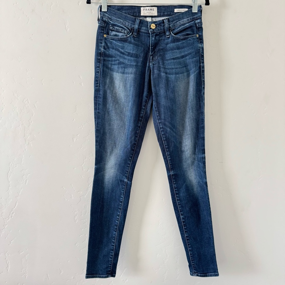 FRAME le skinny de Jeanne 25 Distressed Medium Wash Mid Rise Broken Twill Denim